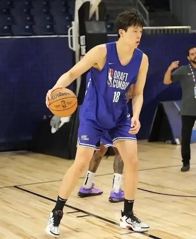 杨瀚森NBA联合试训表现惊艳,选秀前景或大超预期! 杨瀚森NBA联合试训表现惊艳,选秀前景或大超预期!