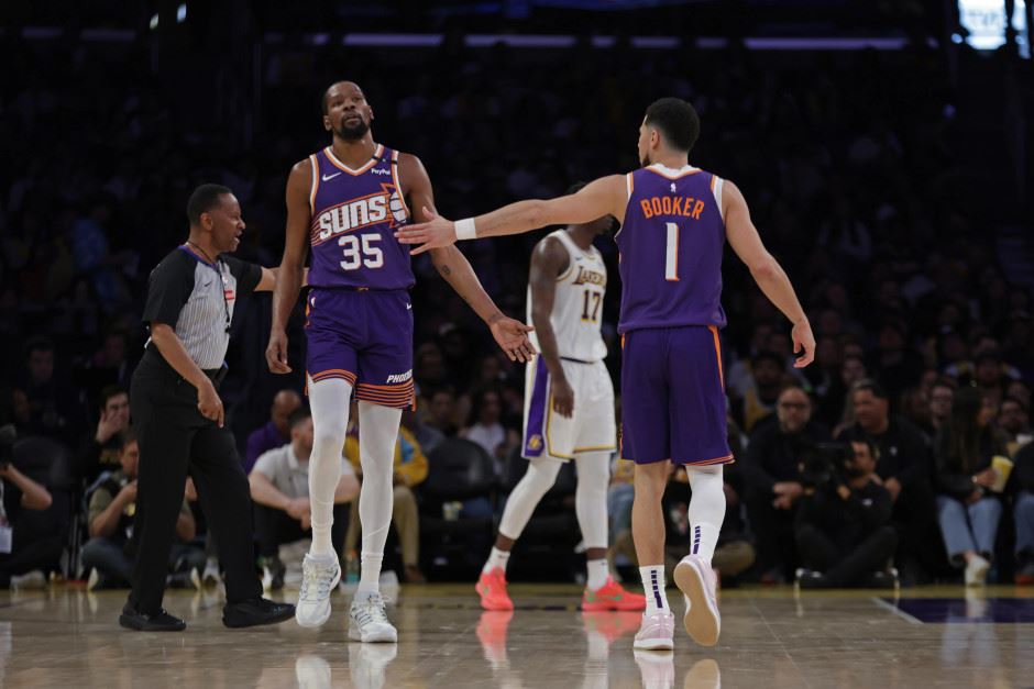 美记透露:NBA业内人士、其他球队以及联盟经纪人普遍将杜兰特视为一年期租借球员 美记透露:NBA业内人士、其他球队以及联盟经纪人普遍将杜兰特视为一年期租借球员